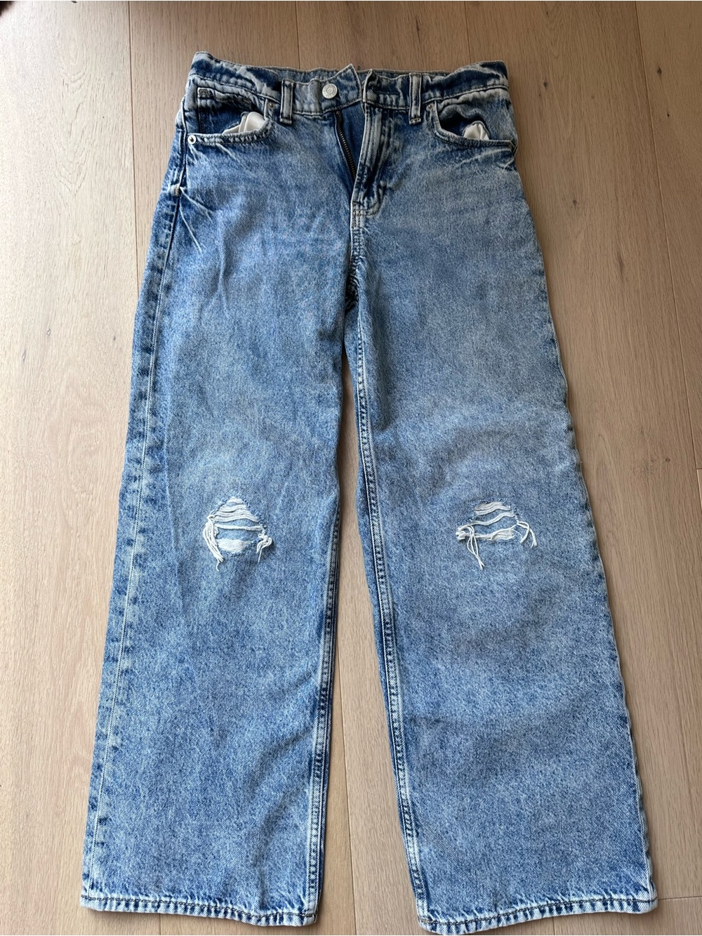 GAP Light Blue Relaxed Distressed Kids size 12  Jeans